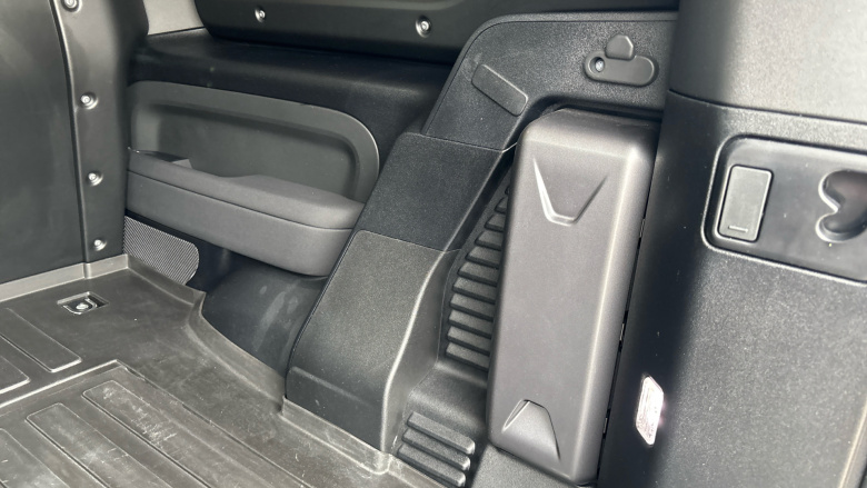 Land Rover Defender 90 Diesel 3.0 D250 Hard Top SE Auto